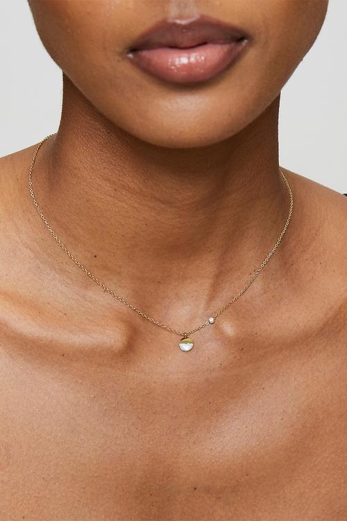 Stylish Pendant Necklace - Gold