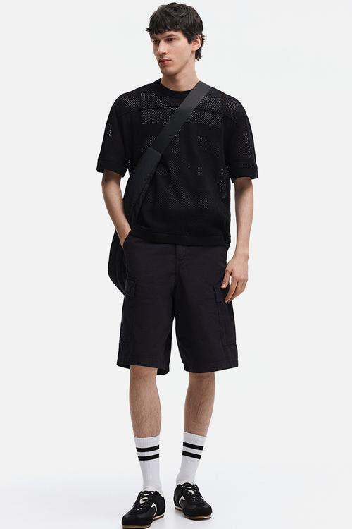 Loose fit cotton cargo shorts - black