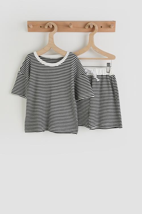 Striped tee & shorts - dark grey