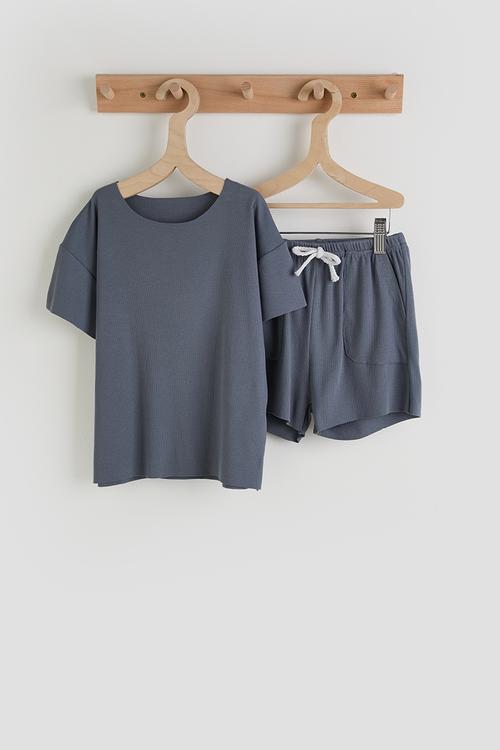 Tee & shorts - grey
