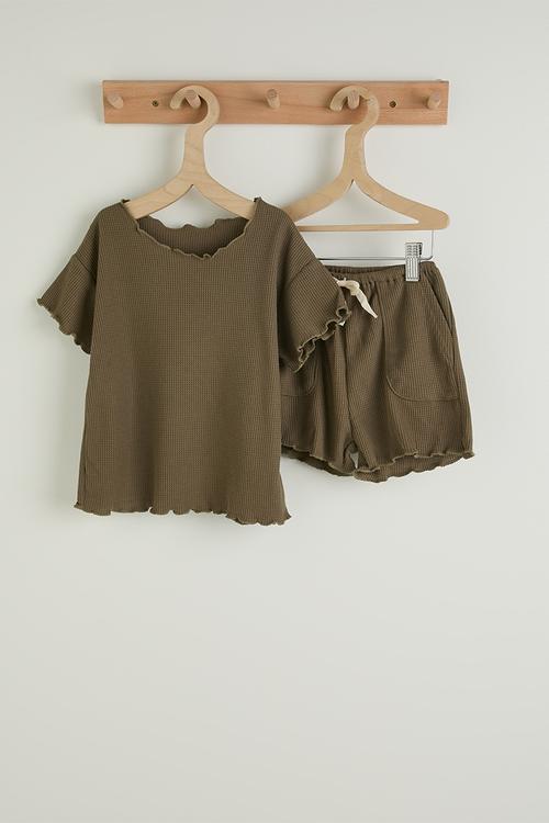 Tee and shorts - army green