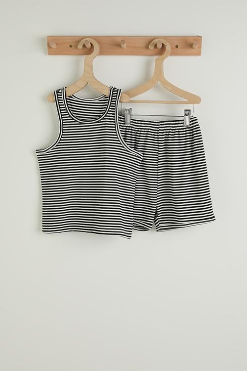 Tank top & shorts - black stripes