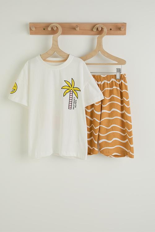 Tee & shorts - white & lt brown