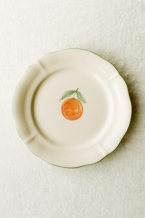 Hand-painted stoneware starter plate - light beige/orange