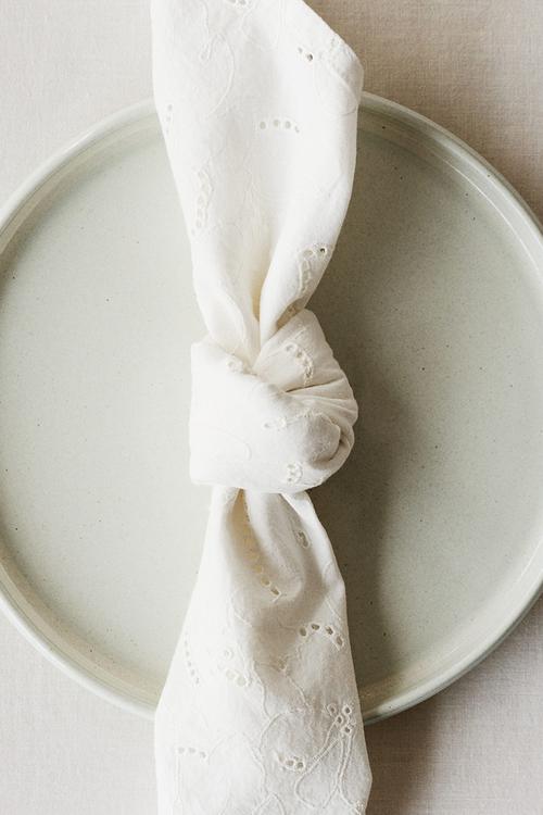 2 Pack broderie anglaise napkins - white