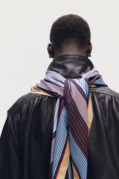 Patterned scarf - light blue/red striped