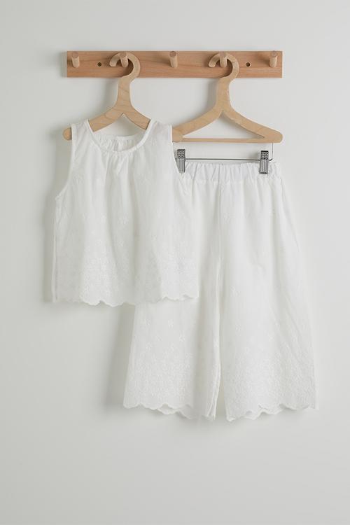 Top and pants - white