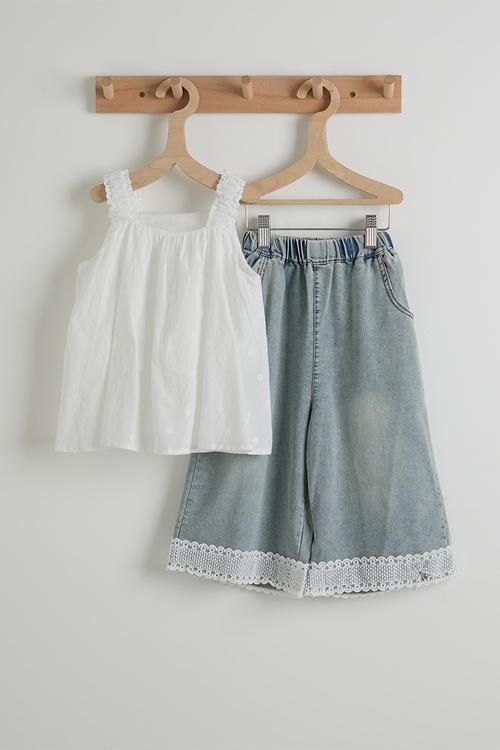 Top and jeans - white & blue