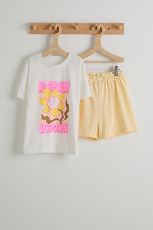 Tee & shorts - white & yellow
