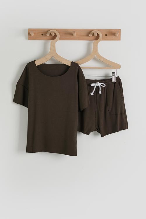 Tee & shorts - coffee