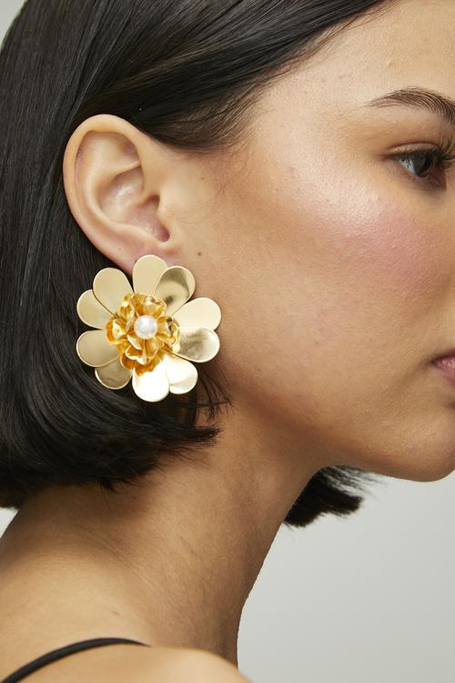 Yvaine Floral Pearl Earrings-Gold