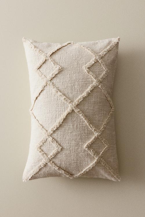 Tufted cotton cushion cover - light beige