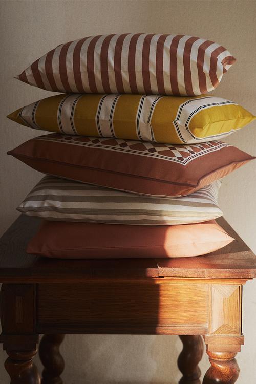 Outdoor cushion cover - yellow/striped