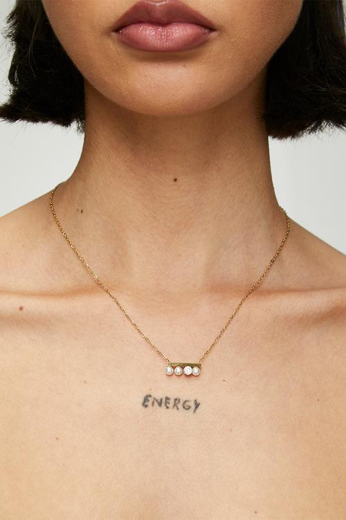 Elegant Pearl Necklace - Gold
