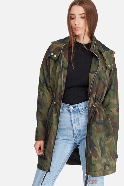 Jasmin Camu long parka