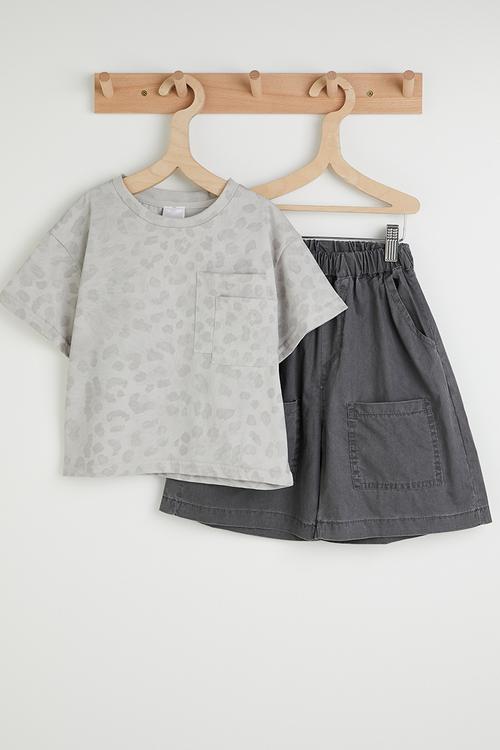 Aop tee with shorts - light grey/charcoal