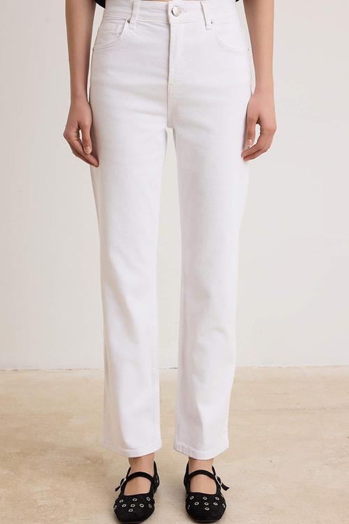 High-Waist Stretch Straight-Leg Jeans - Ecru
