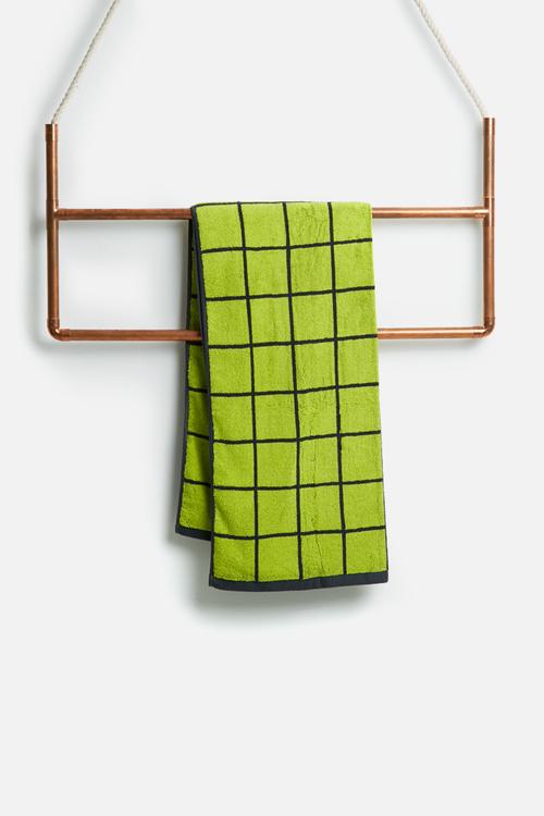 Grid bath towel
