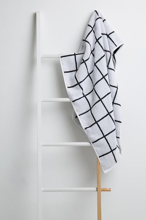 Grid bath towel