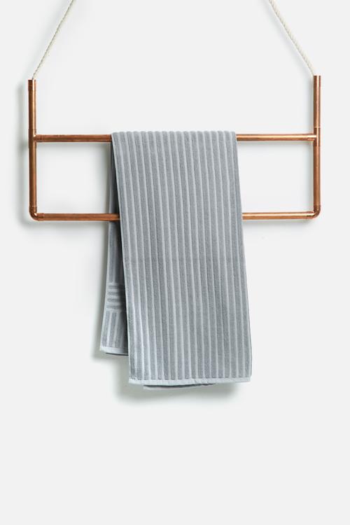 Lines bath towel