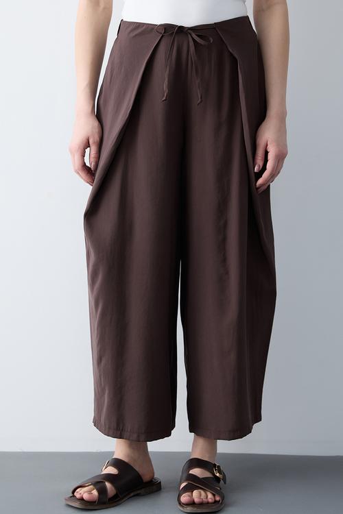 Wide-Leg Trousers with Closure Detail - Brown
