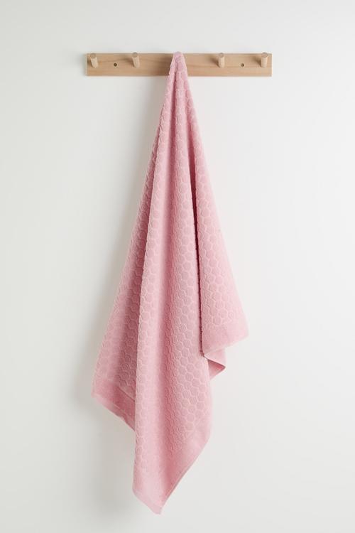 Honeycomb pattern bath towel - pink