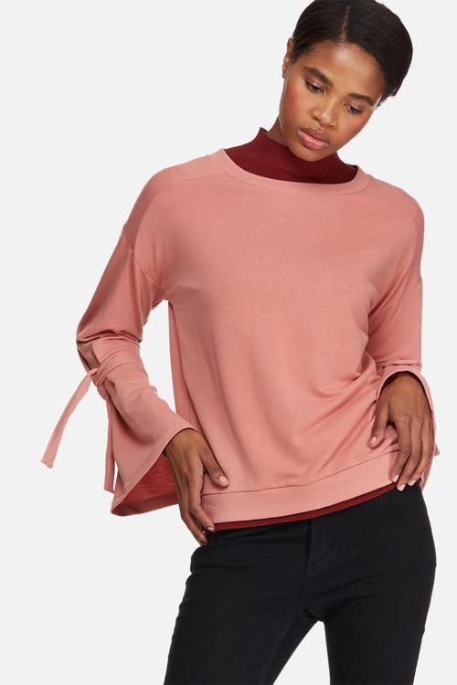 Sleeve knot sweat