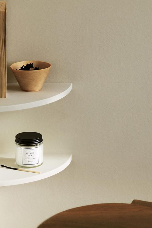 Scented candle in glass holder - salted sea