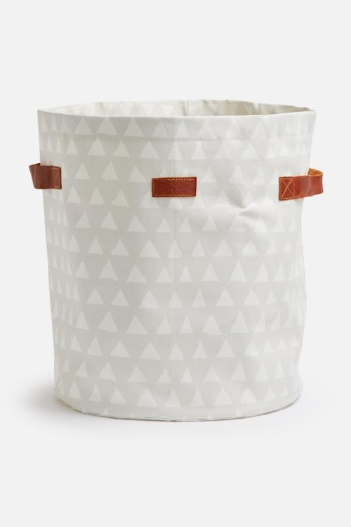 Triangle laundry basket