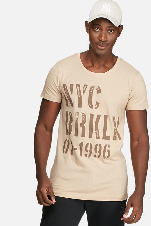 Graphic scoop tee