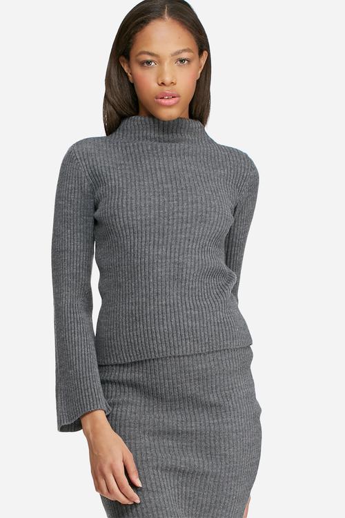 Split sleeve funnel neck