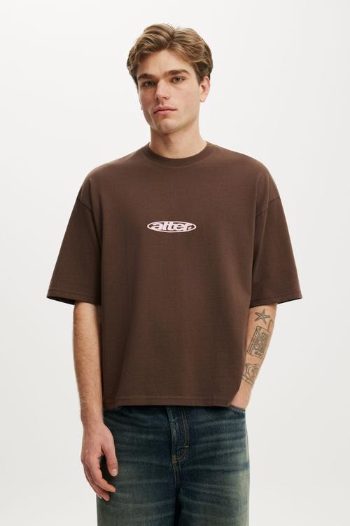 Cropped Fit Graphic T-Shirt-Espresso / Alter