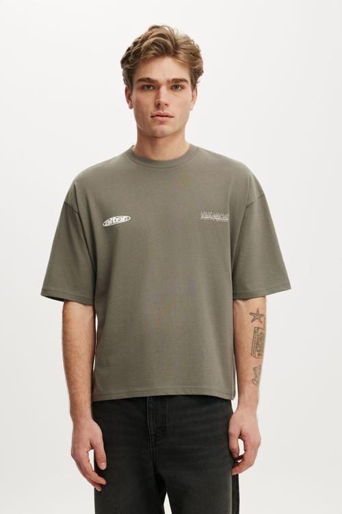 Cropped Fit Graphic T-Shirt-Slate Stone / Alter