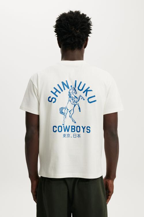 Fitted Graphic T-Shirt-Vintage White / Shinjuku
