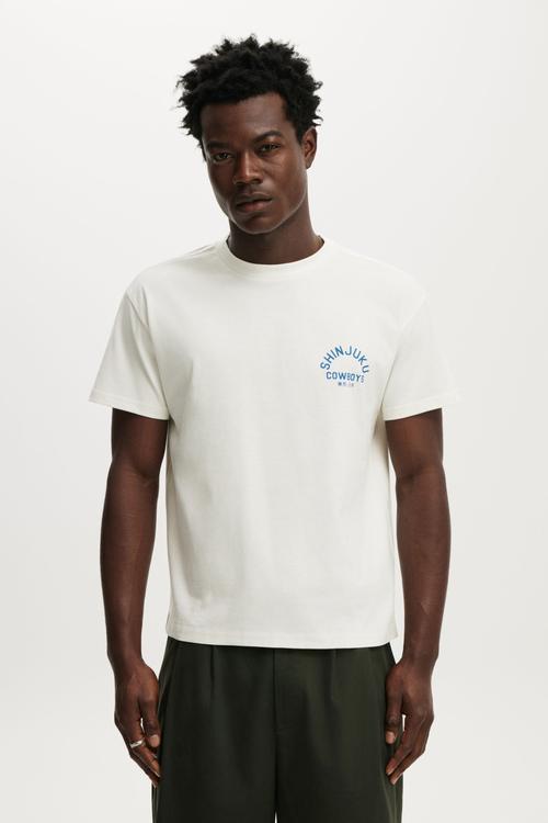Fitted Graphic T-Shirt-Vintage White / Shinjuku
