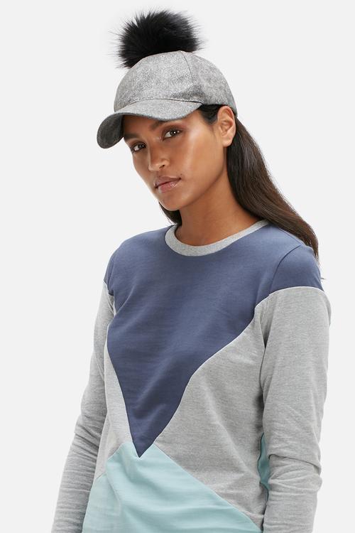 Pom pom cap
