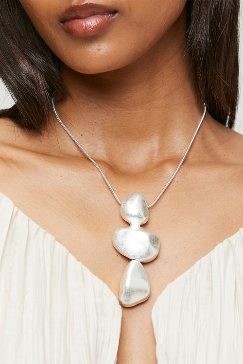 Pia-Rose Abstract Metal Pendant Necklace - Silver
