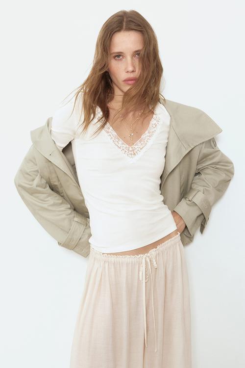 Ribbed v-neck top - white