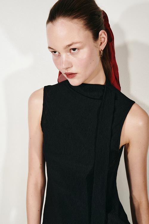 Scarf-detail top - black