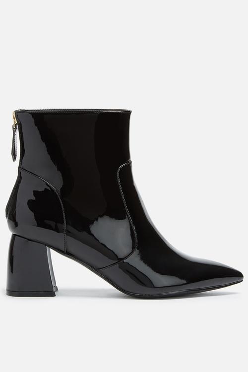 Modern heel boot