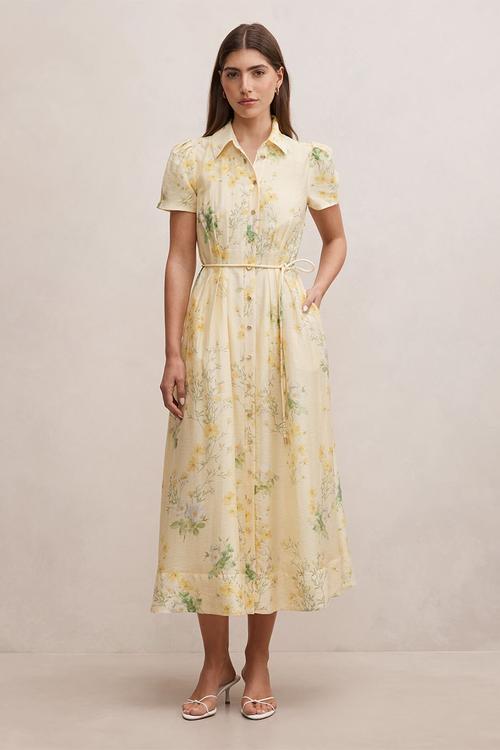 Avery short sleeve seam detail midi dress in saffia ditsy