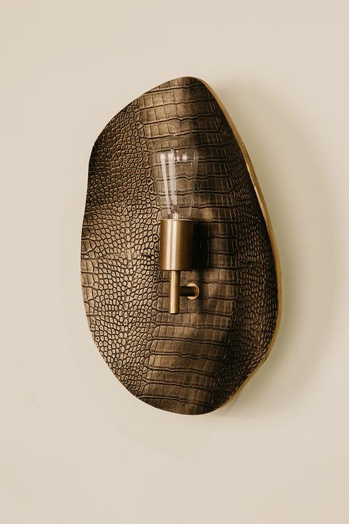 Iris Wall Light