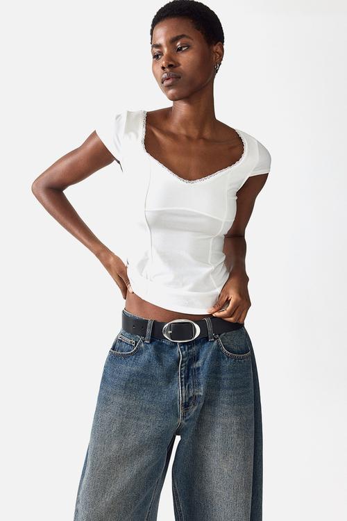 Lace-trimmed top - white