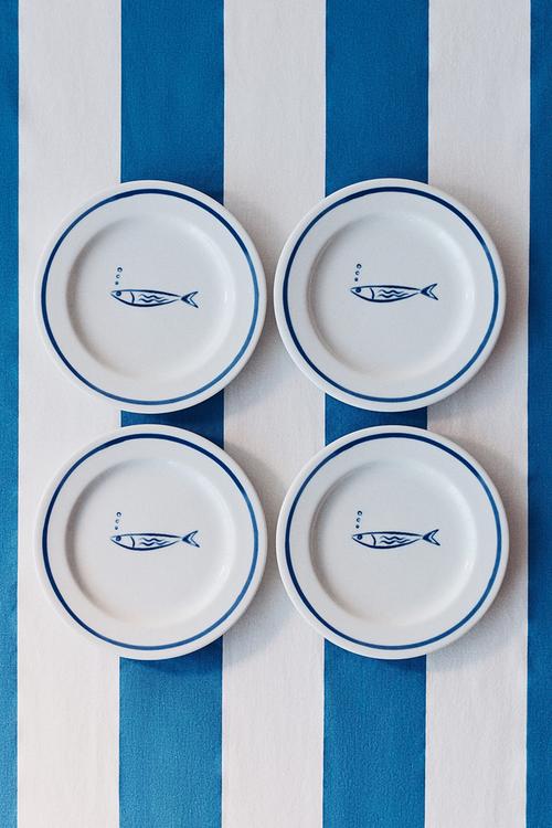 4-pack small porcelain plates - blue/fish