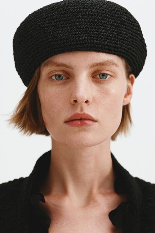 Straw beret - black