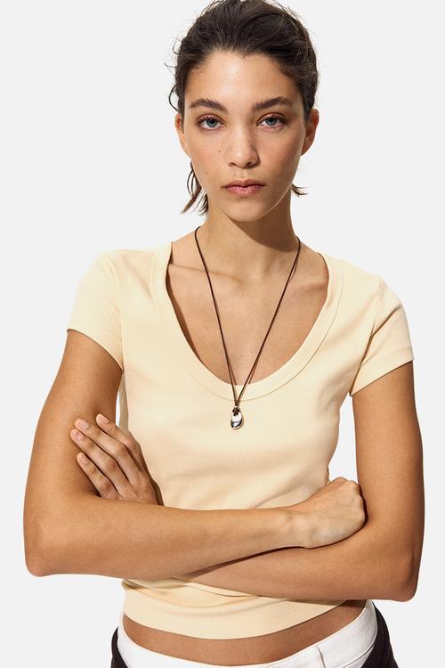 Ribbed scoop-neck t-shirt - light yellow