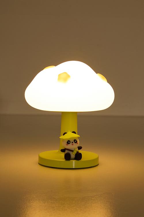 Panda under mushroom lamp - green/white