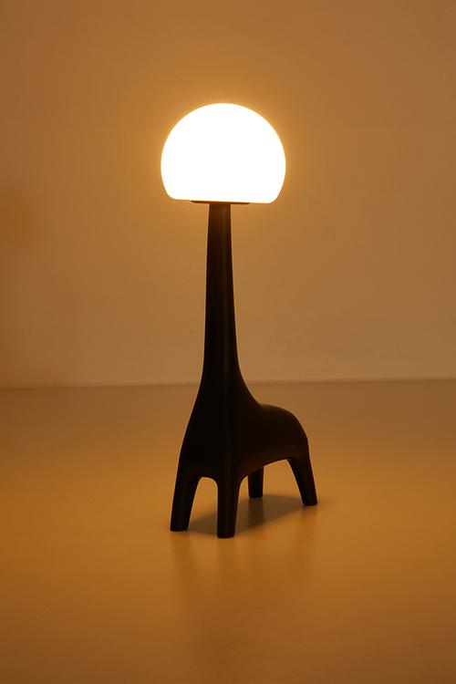 Bulb head character night light - black