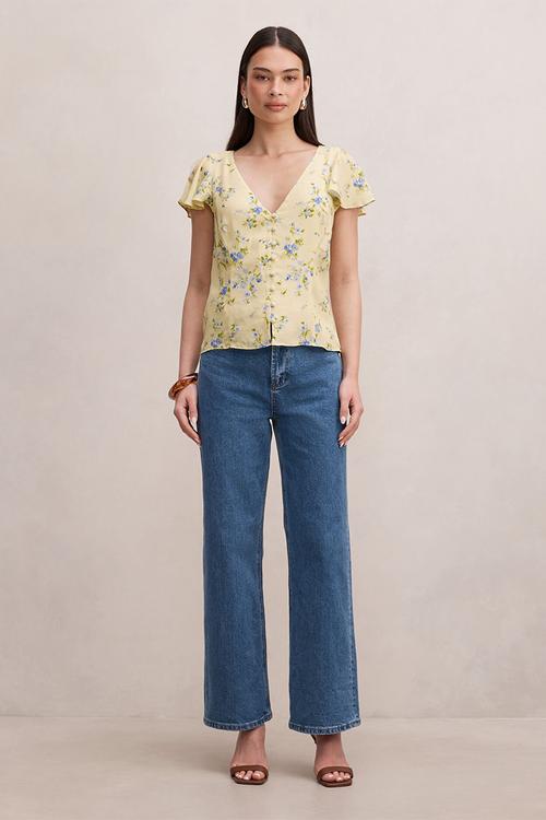 Daphne flutter sleeve blouse in light milford floral