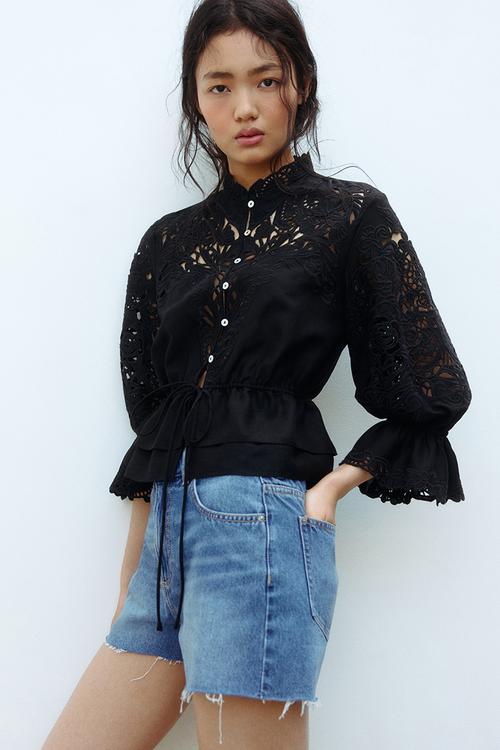 Raw-edge denim shorts - light denim blue